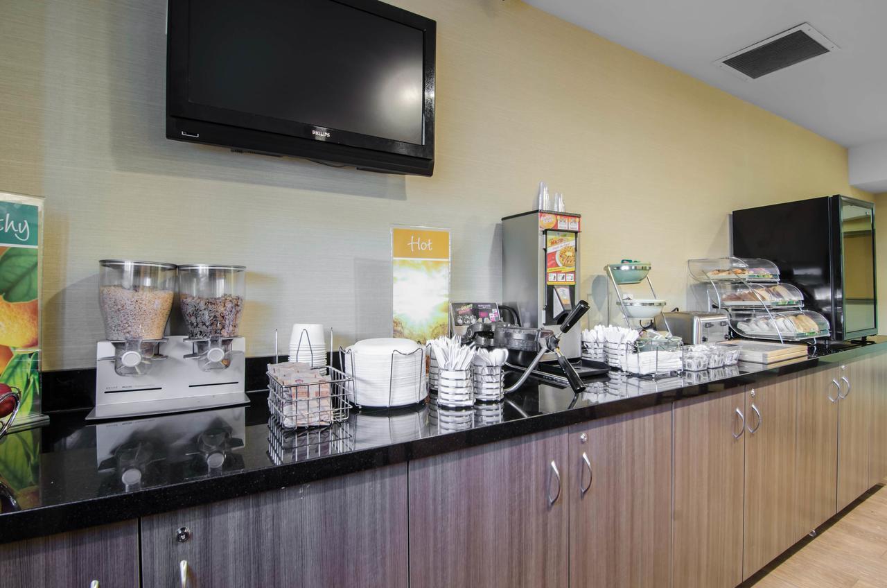 Courtyard By Marriott Regina Downtown Hotel Ngoại thất bức ảnh
