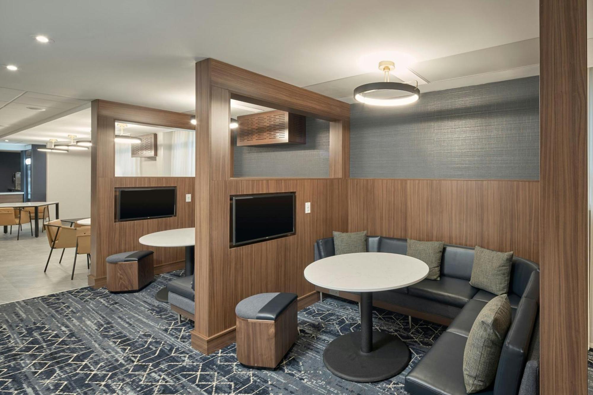 Courtyard By Marriott Regina Downtown Hotel Ngoại thất bức ảnh